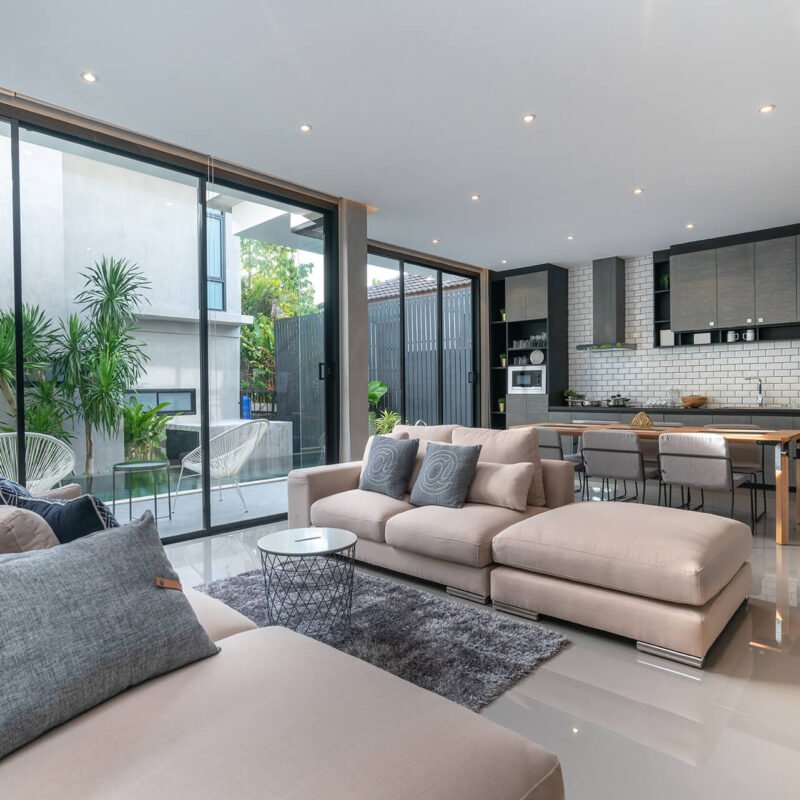 DECFORT- Slide02- Living Interiors